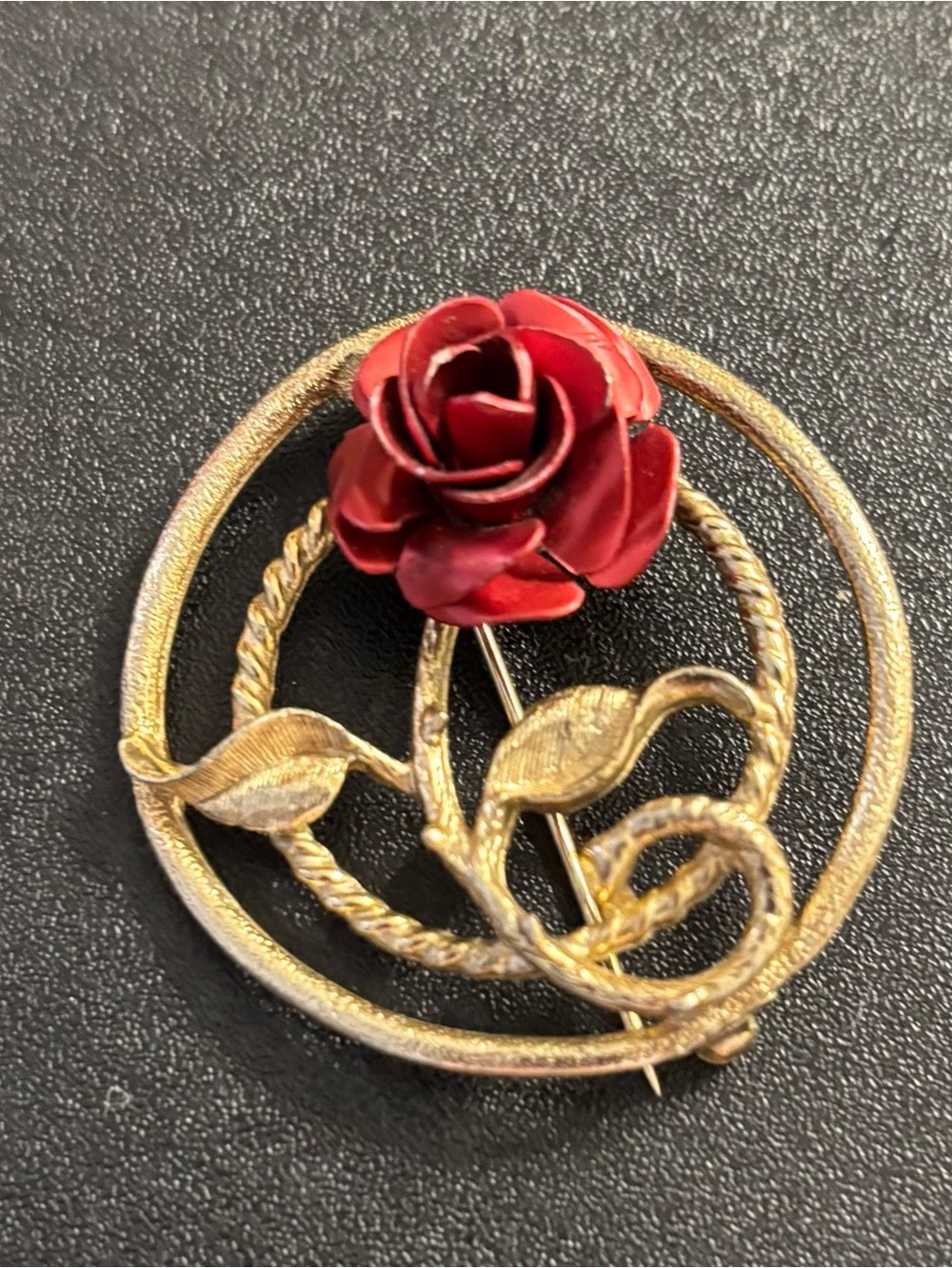 Vintage Red Rose Gold Tone Circle Brooch 1.5” Floral Pin